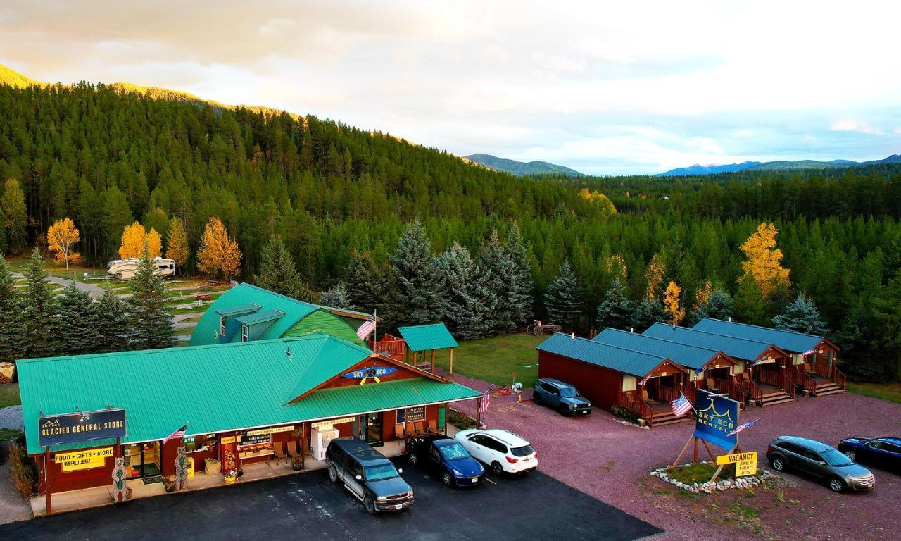 Sky Eco - Glacier General Store And Cabins Coram Buitenkant foto