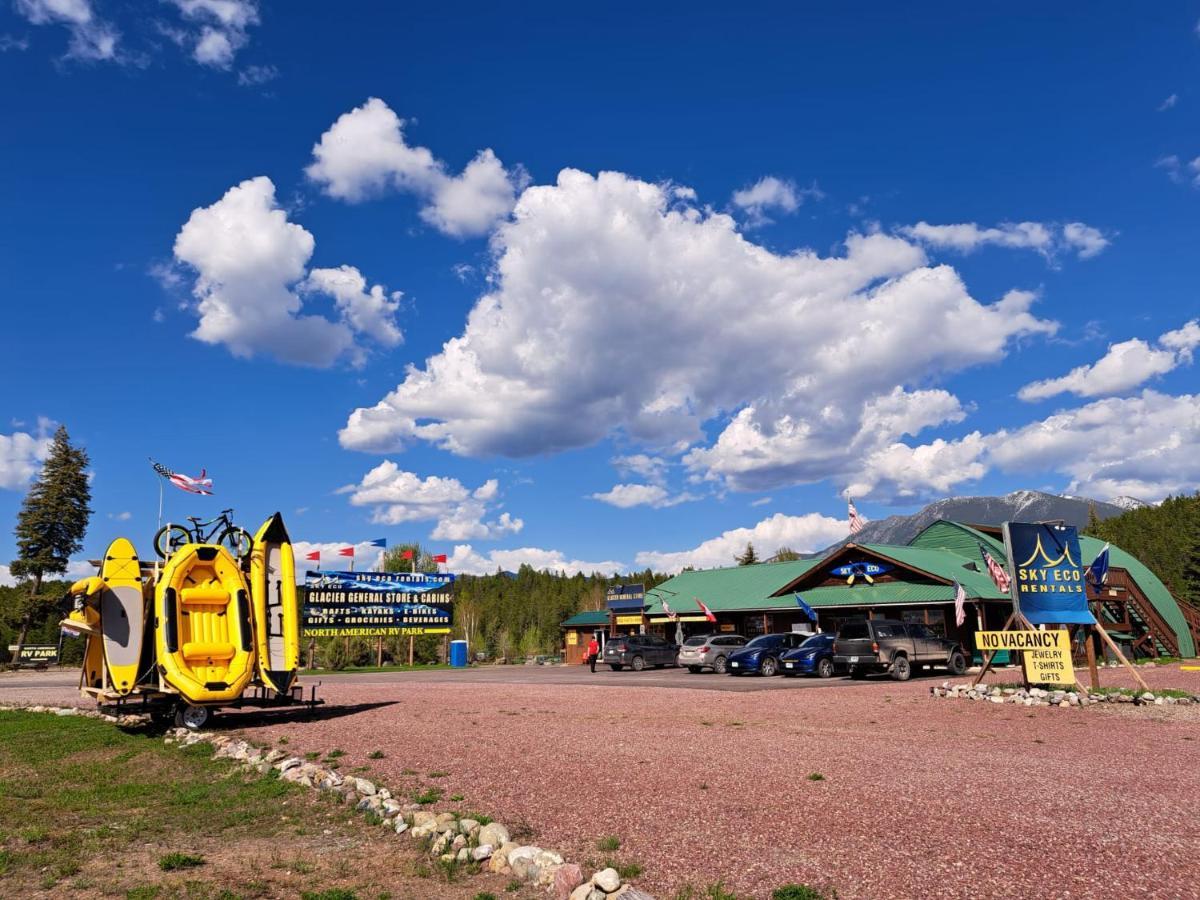 Sky Eco - Glacier General Store And Cabins Coram Buitenkant foto