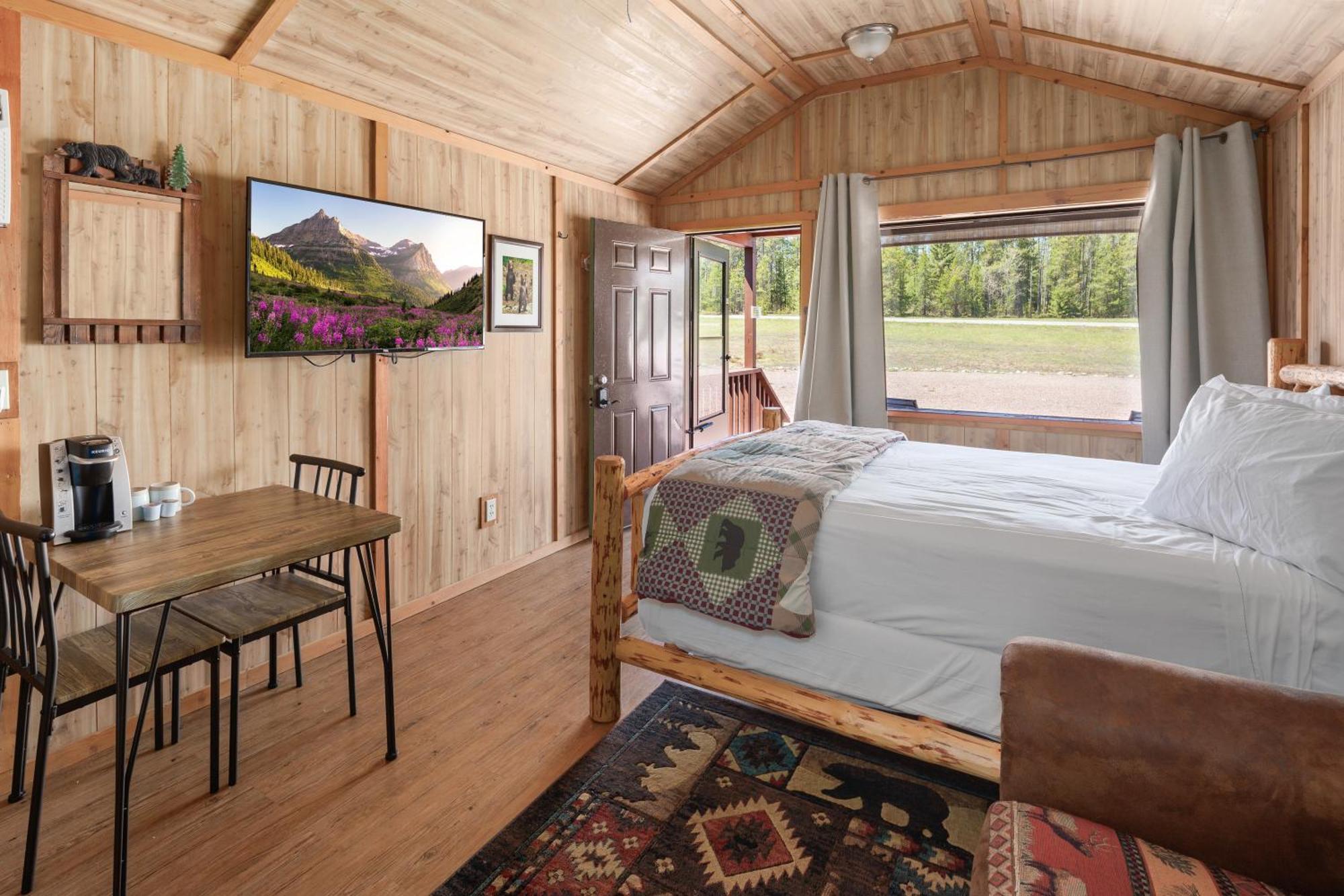 Sky Eco - Glacier General Store And Cabins Coram Buitenkant foto