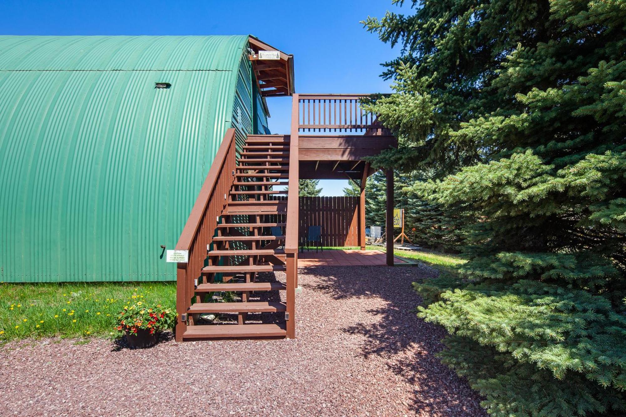 Sky Eco - Glacier General Store And Cabins Coram Buitenkant foto
